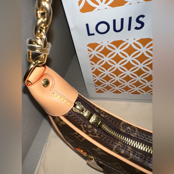 Louis Vuitton Loop Shoulder Bag - Picture 10 of 16